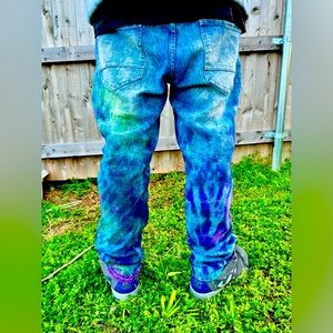 I DO CUSTOM TIE-DYE